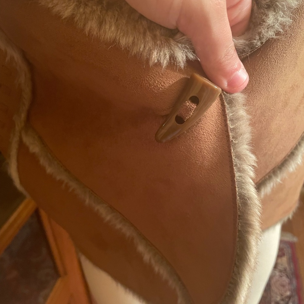 Vest - Picture 4 of 6